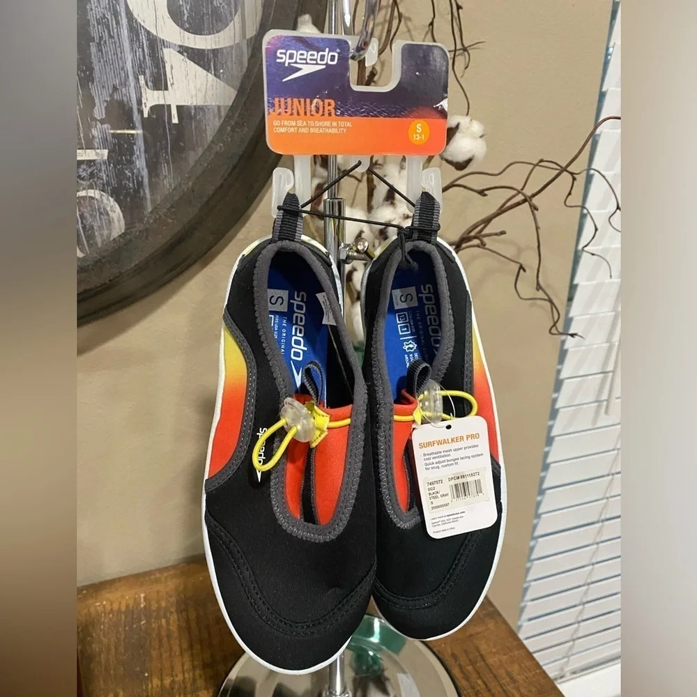 Speedo Surfwalker Pro Boys Water Shoes, size 13-1, new!